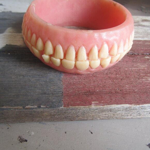 Cult Classic Cool Goth Oddity Denture bracelet - Picture 5 of 9